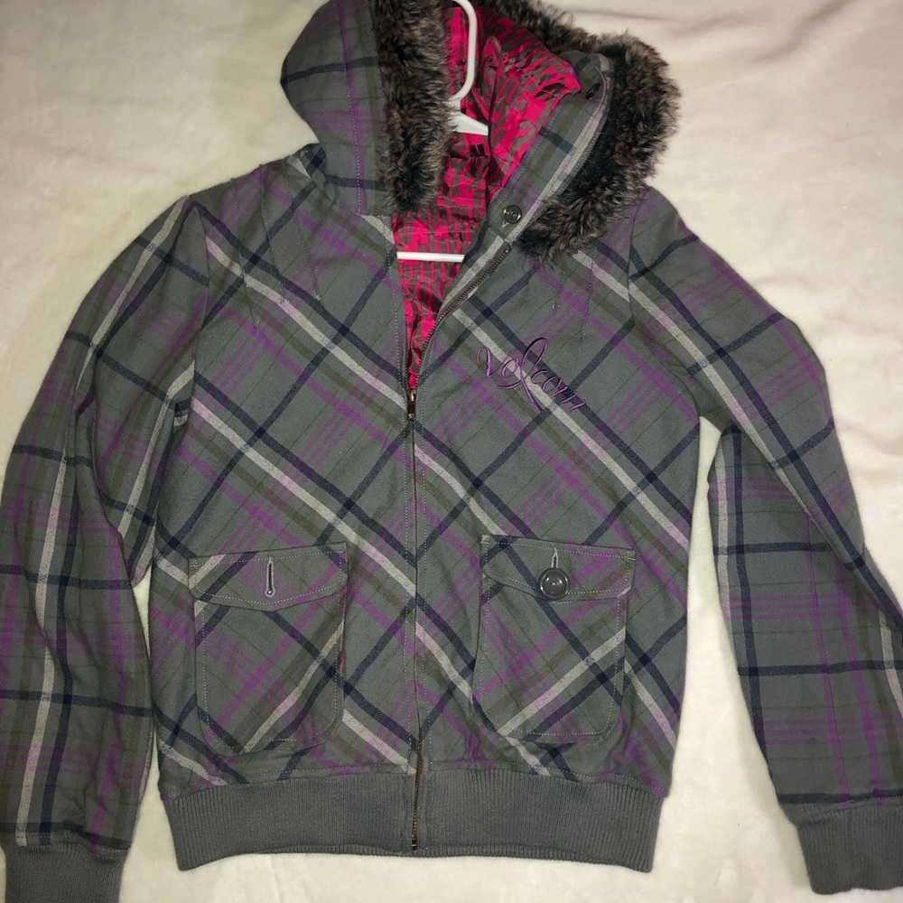 Volcom - Picture 2 of 3